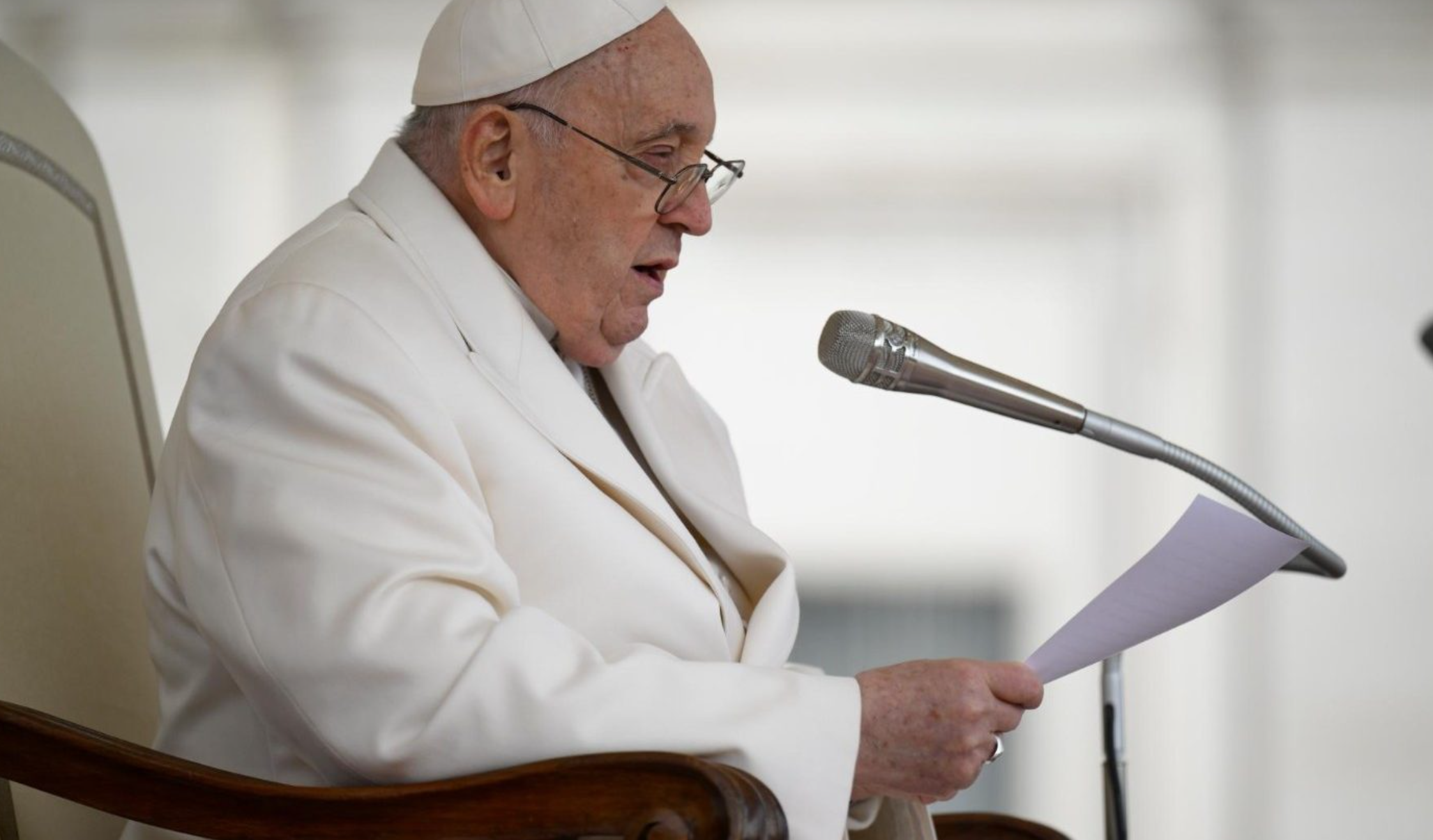No pienso en renunciar, en ese caso sería ‘obispo emérito de Roma’: Papa Francisco
